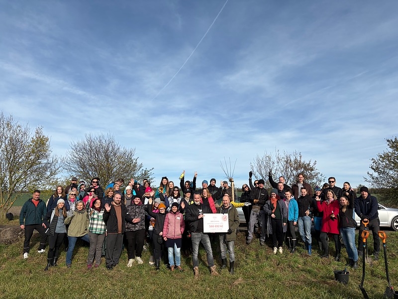 Zasadili jsme 40 švestek v Čečelicích a začali psát příběh nové aleje