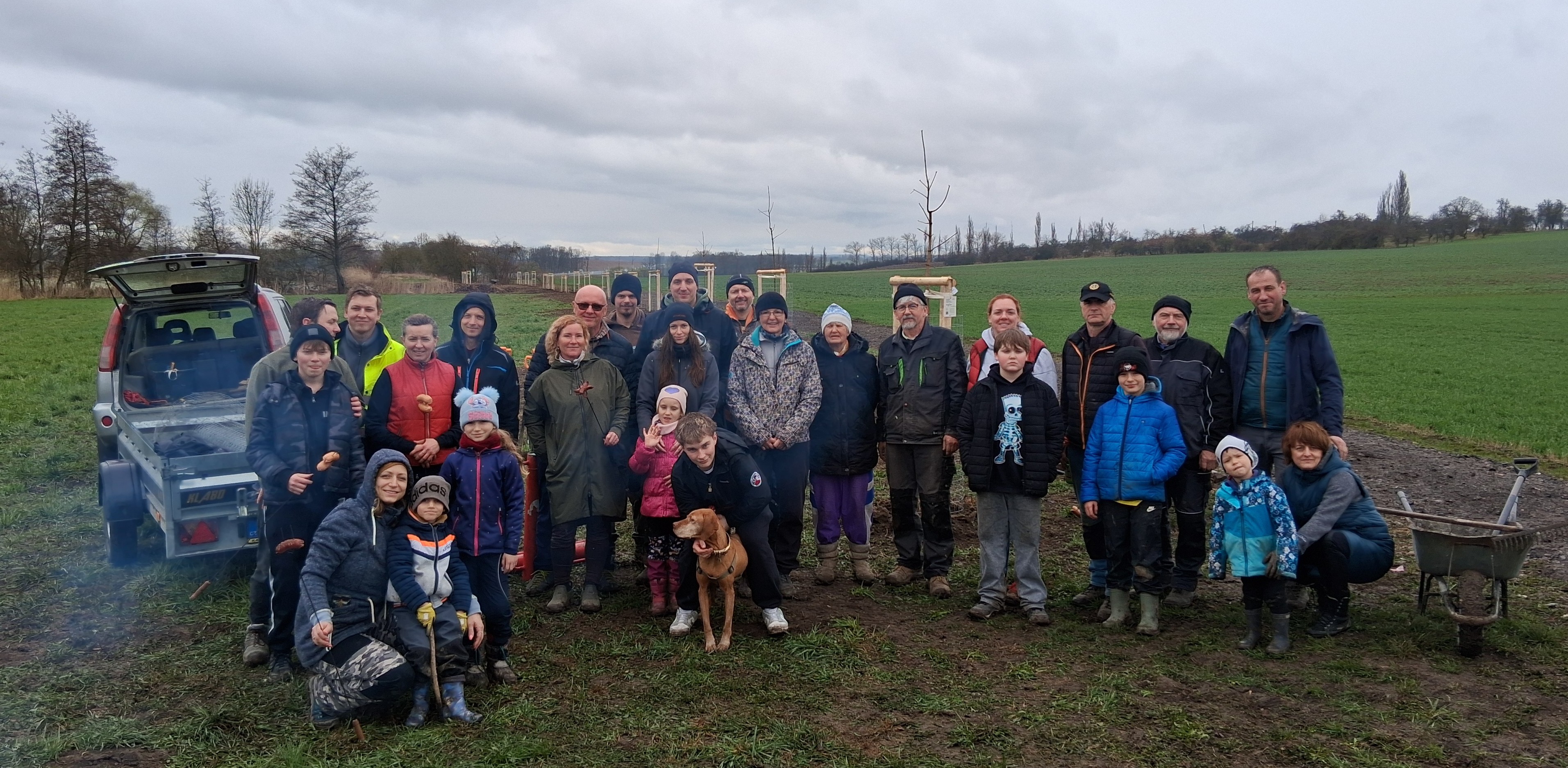 V Čistěvsi si rodiny vysázeli svoje památeční stromy