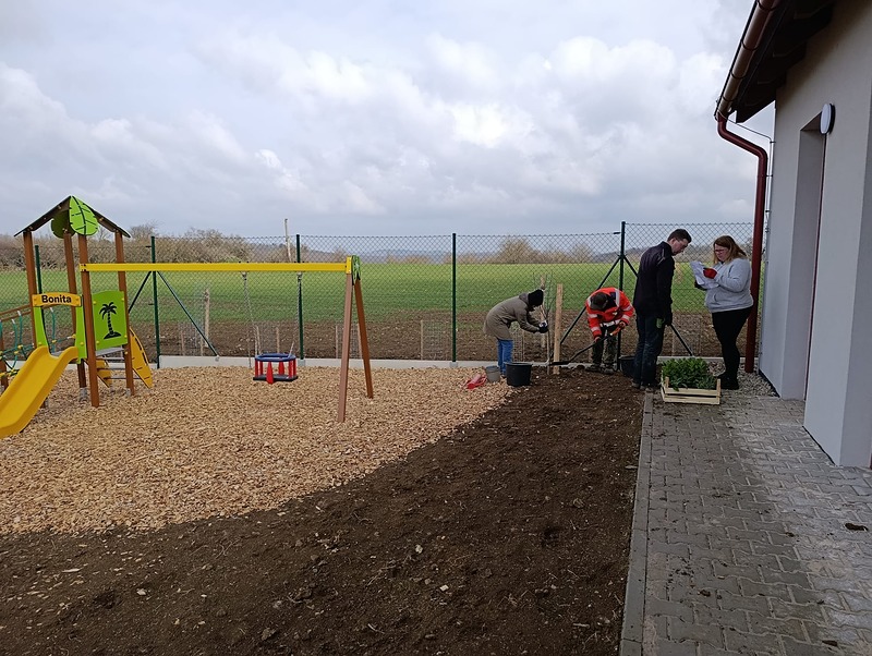 Dětská skupina v Tobolce má novou zahradu