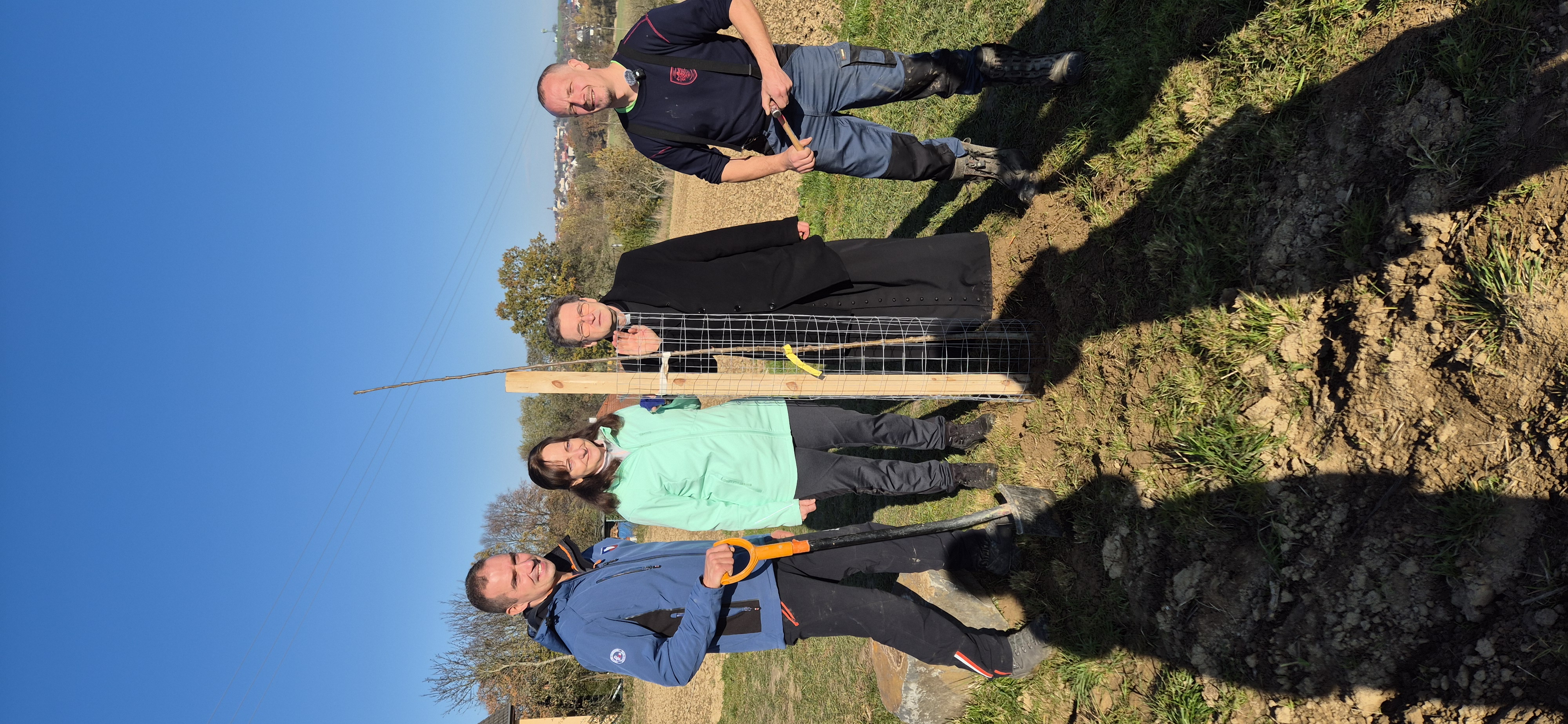 Alej, která spojuje lidi i krajinu – sázení stromů v Dolní Lhotě